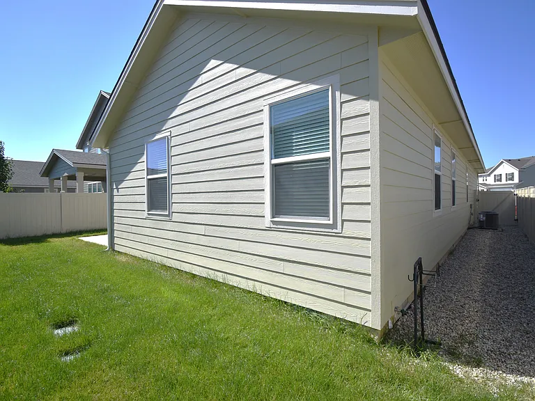 660 W Briaridge Dr — Photo 23