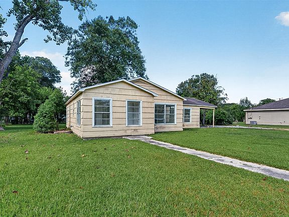 4th image of 2101 E Fayle St