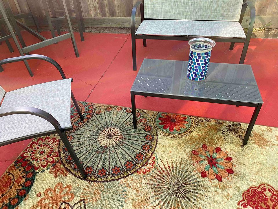 Private Backyard Patio, for this unit only. (Just got jazzed up!)