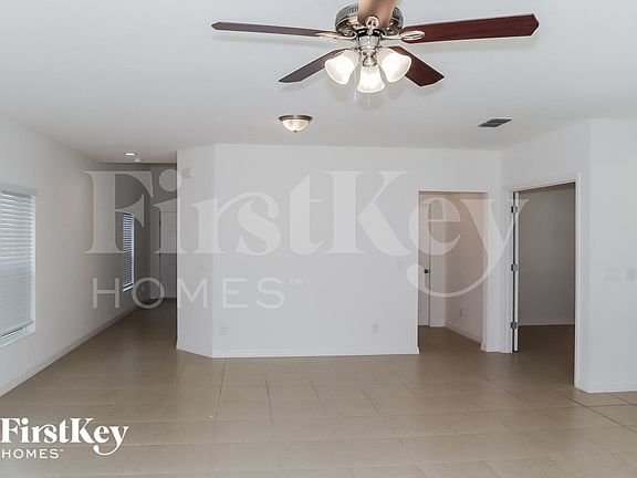 3rd image of 4999 Royal Point Ave