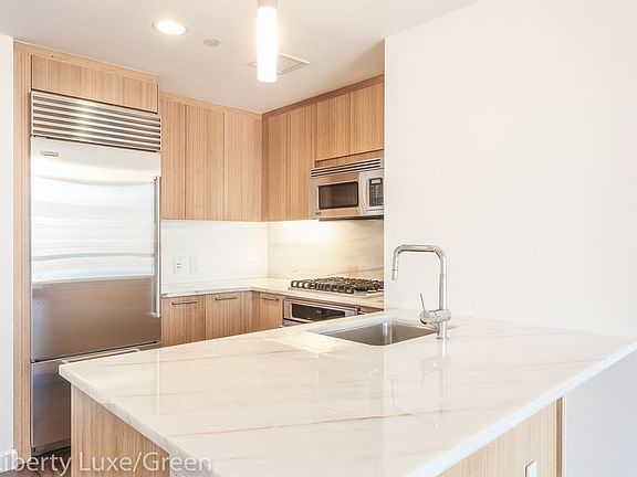 3rd image of 200 N End Ave APT 26C