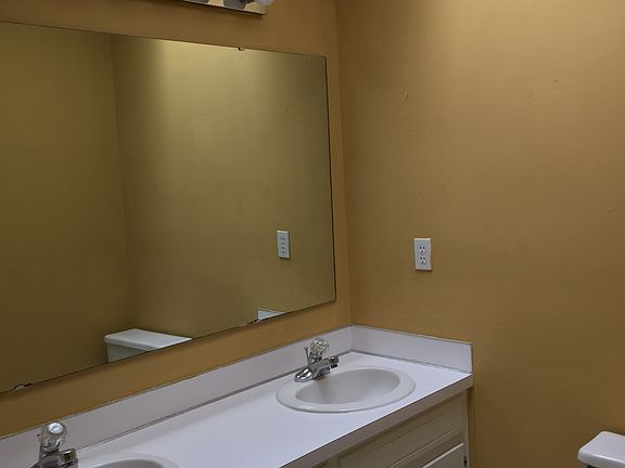 4th image of 1119 J3 Grovemont Dr