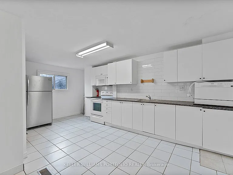 570 Jones Ave — Photo 15