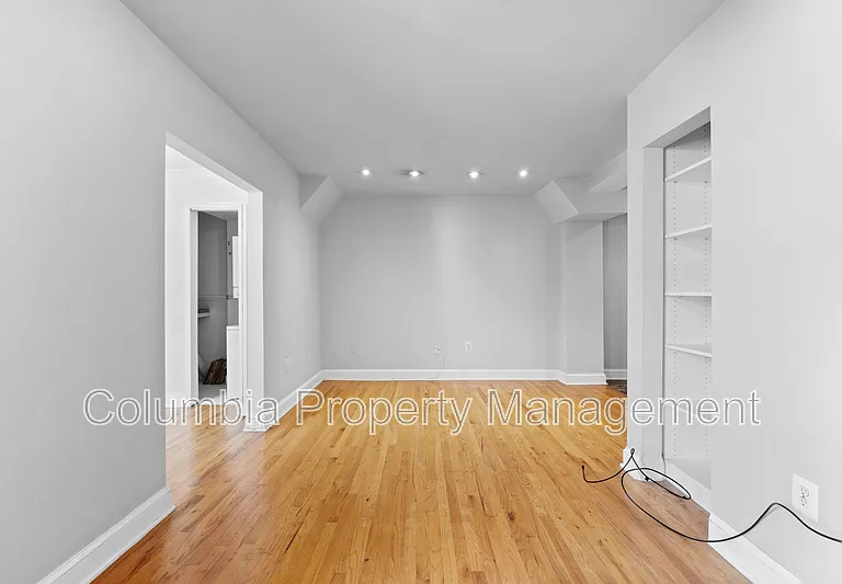 1427 Chapin St NW #104 — Photo 4