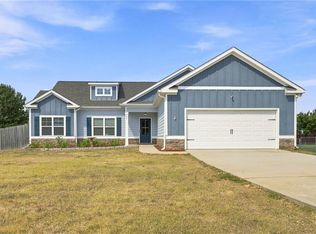 32 Churchhill Dr, Fort Mitchell, AL 36856