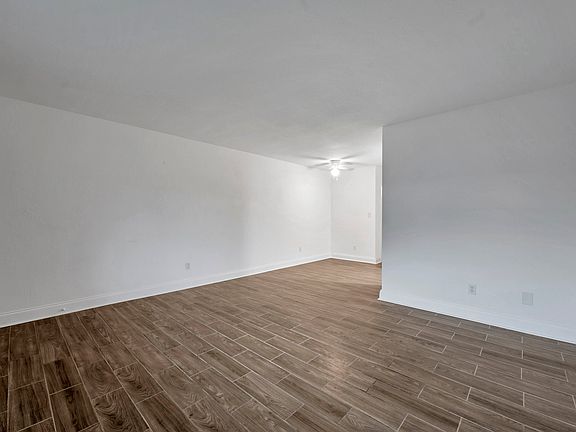4th image of 2353 Shelley St APT 15
