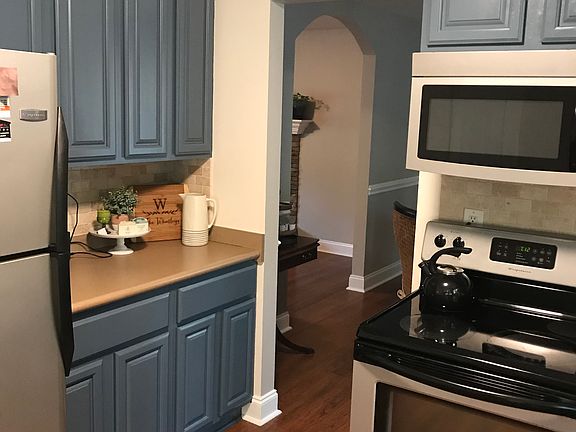 3rd image of 107 Willow Trace Ct