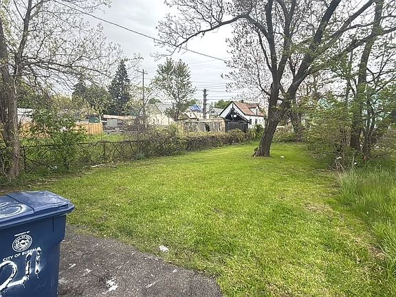5th image of 211 Grider St