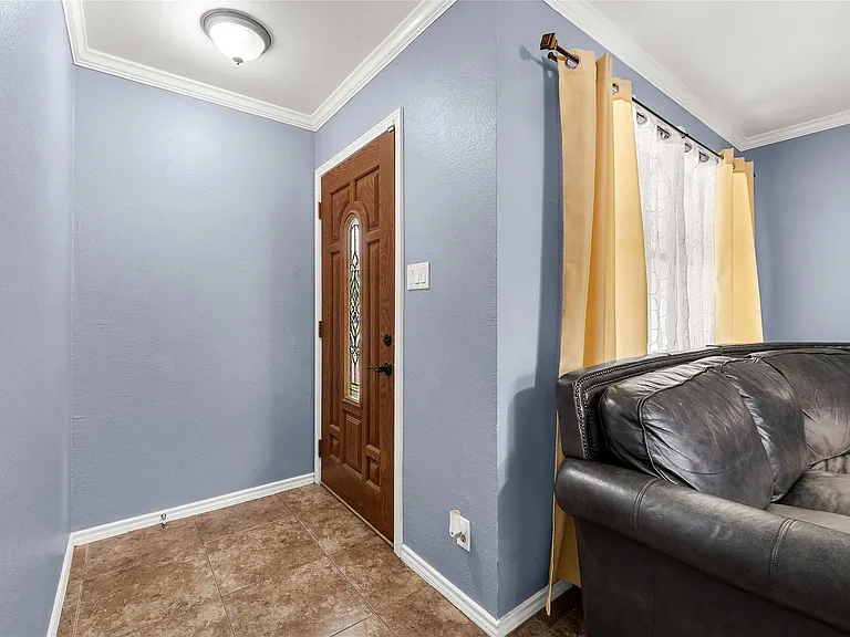 135 Navajo Cir — Photo 10