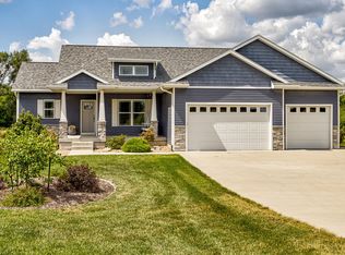 906 Baldwin St, Maxwell, IA 50161