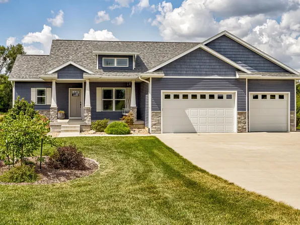 906 Baldwin St, Maxwell, IA 50161