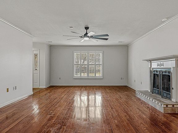 3rd image of 1611 Roleson Ln