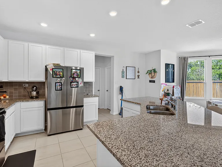 9403 Hinterlands Dr — Photo 10