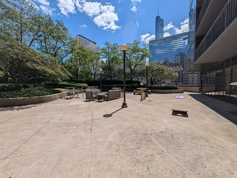 10 E Ontario St #1105 — Photo 25