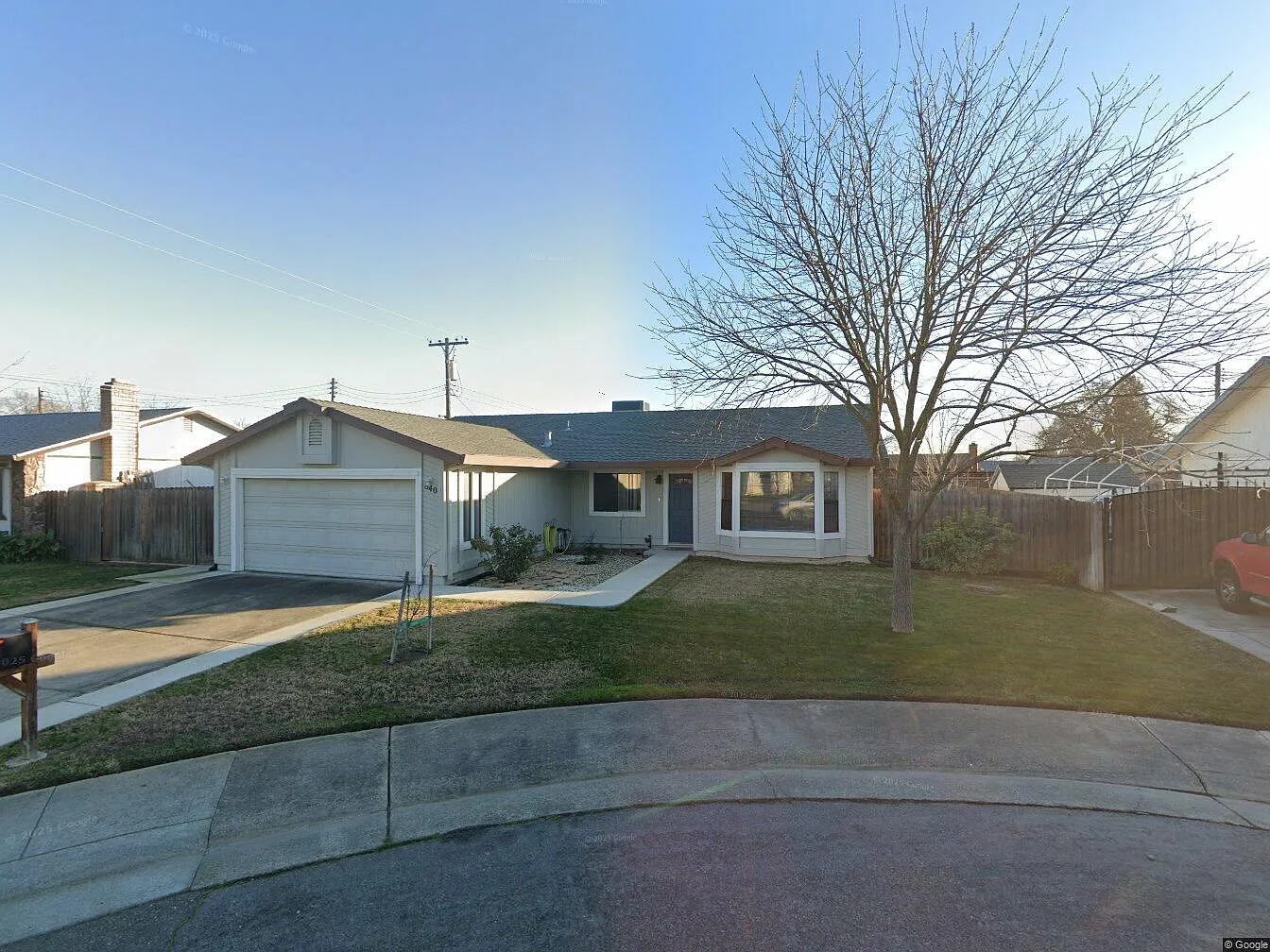 3 bed, 1525 sqft, $3,036 — Photo 1