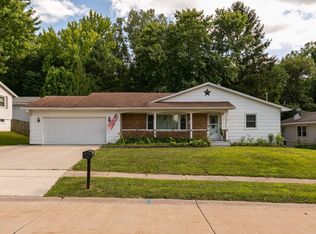 630 84th Ave W, Rock Island, IL 61201