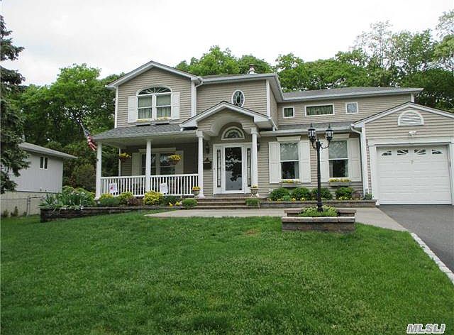 1st image of 7 Country Lane Dr