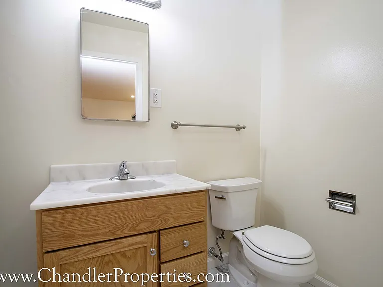1915 Greenwich St — Photo 6
