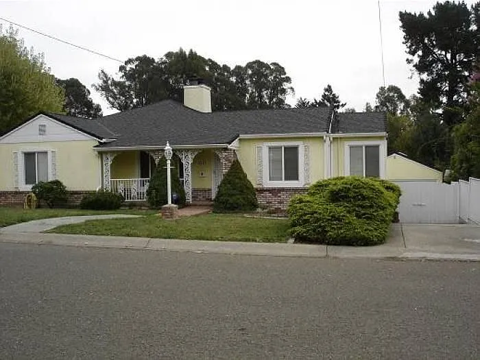 4621 Alma Ave photo 1
