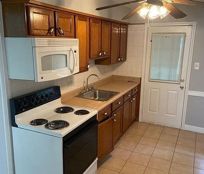 9216 S Spaulding Ave #1B — Photo 3
