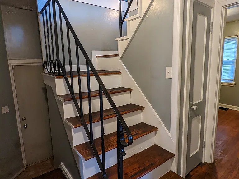 945 Vernon Dr — Photo 16