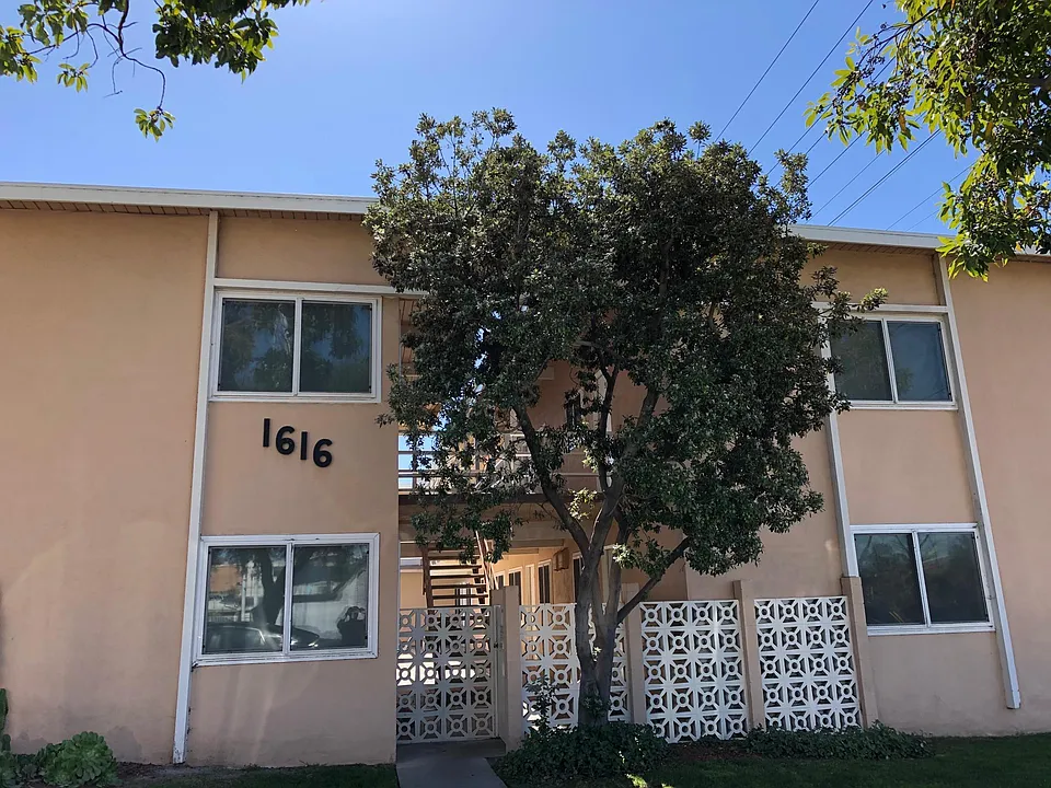 1616 E Sycamore Ave #7
