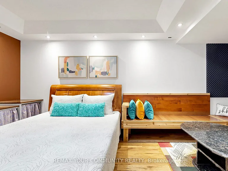 32 Soho Cres #BASEMENT — Photo 19
