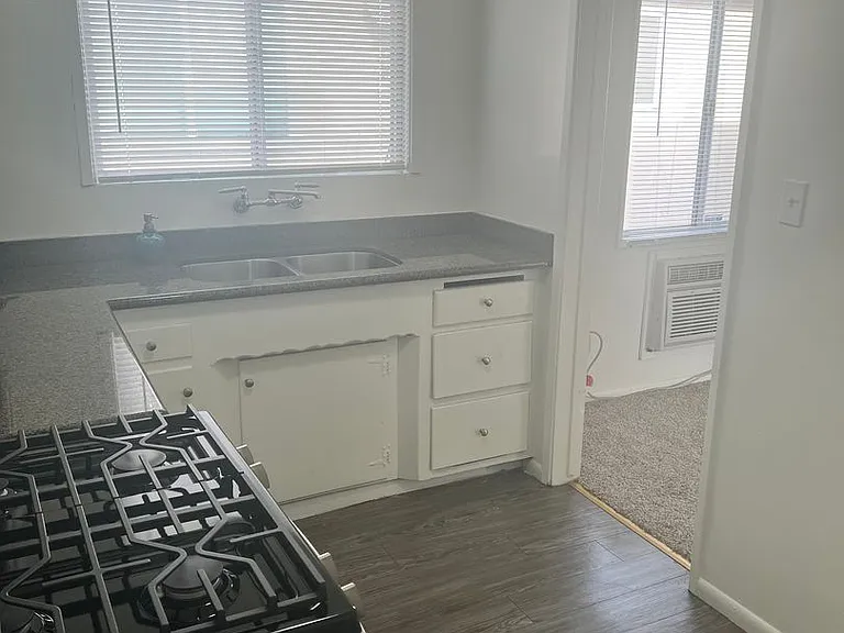 13840 Christine Dr — Photo 9