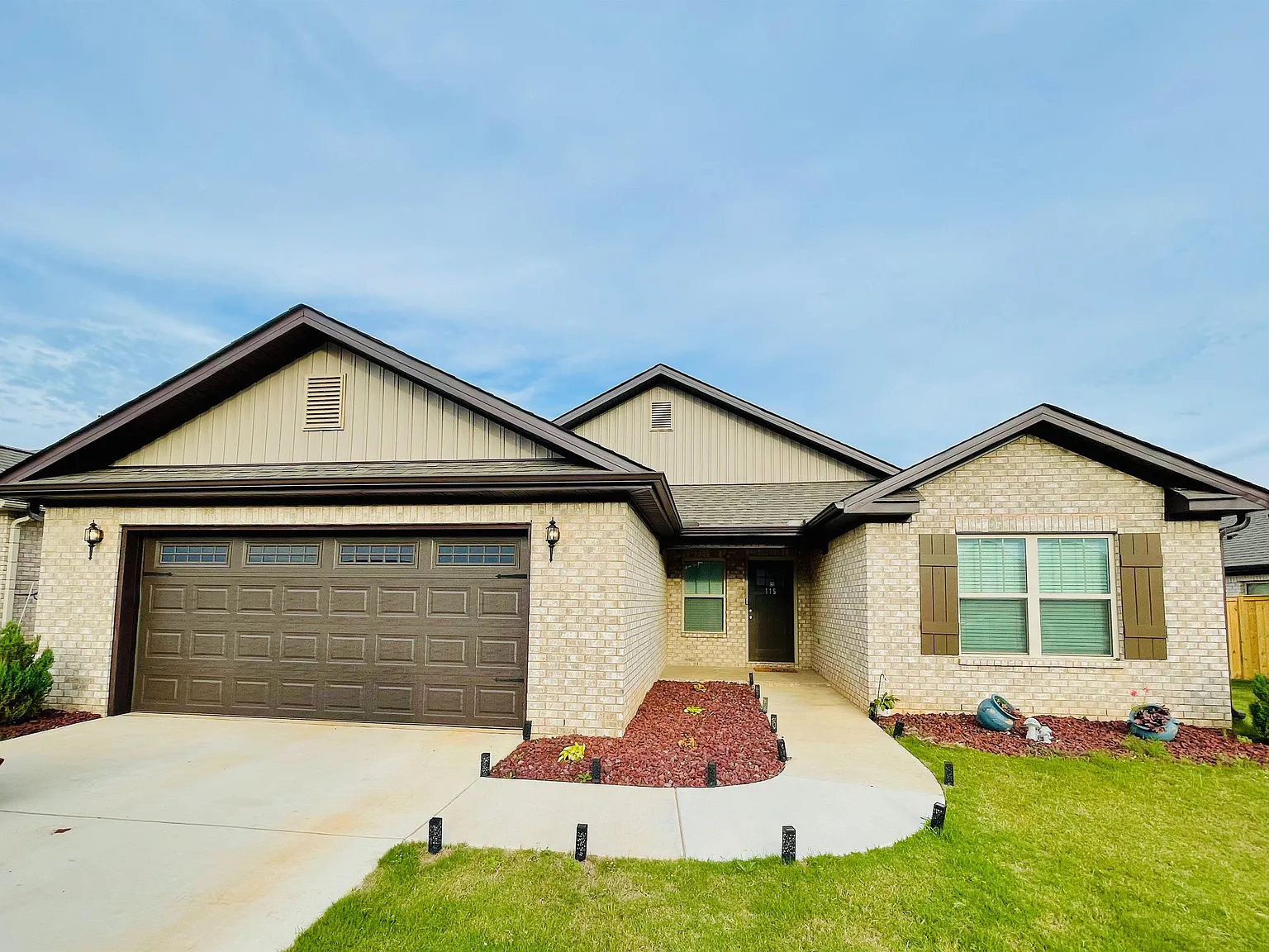 3 bed, 1907 sqft, $1,950 — Photo 1
