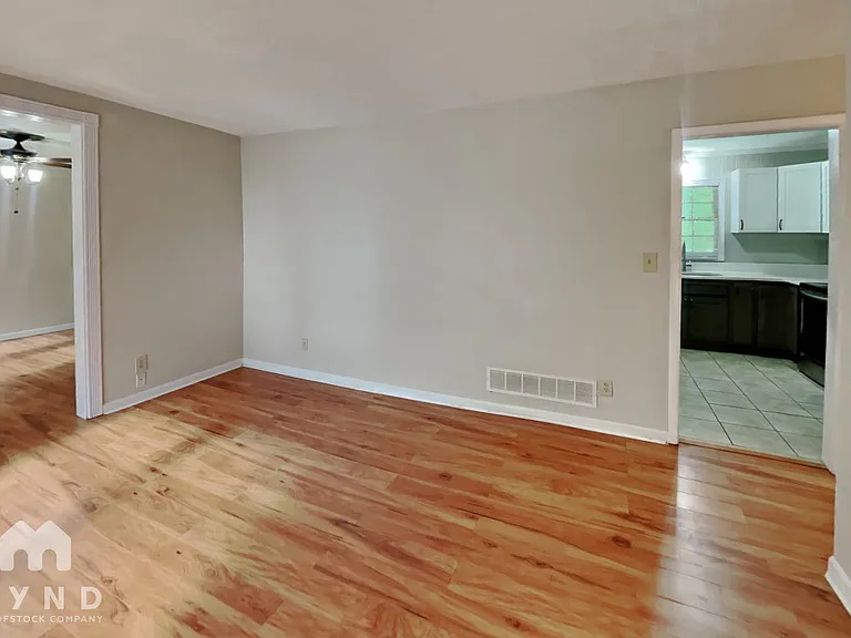 2570 Rolling View Dr SE — Photo 5