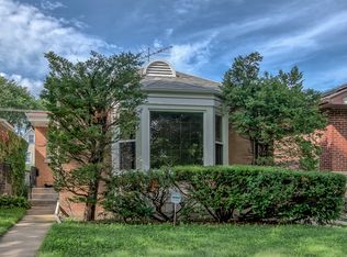 3110 W Jarvis Ave, Chicago, IL 60645