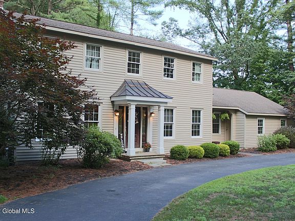 4th image of 2 Westcrest Dr