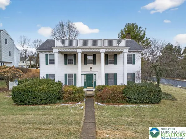 4936 Meadow Ln, Macungie, PA 18062