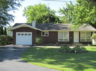 225 E Grant St, Leland, IL 60531