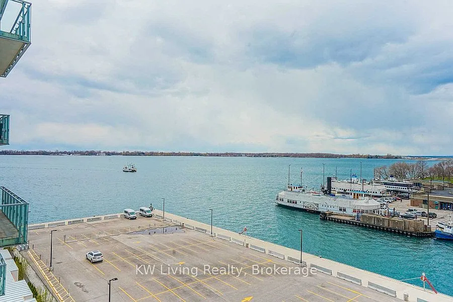 15 Queens Quay E #609