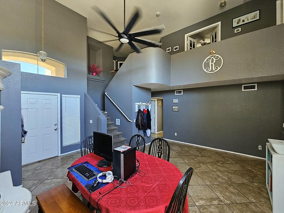 2nd image of 114 W Mohawk Drive