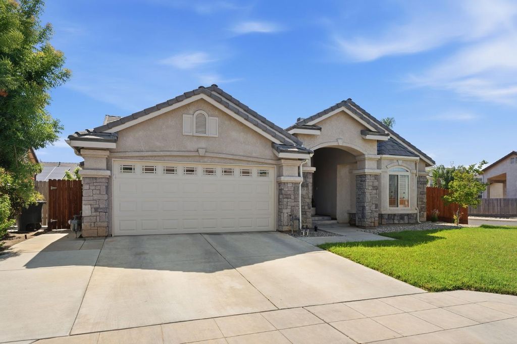 2850 N Apricot Ave, Fresno, CA - View 3