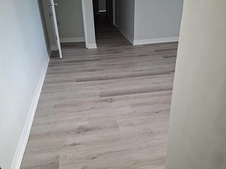 525 Saint Lawrence St — Photo 11