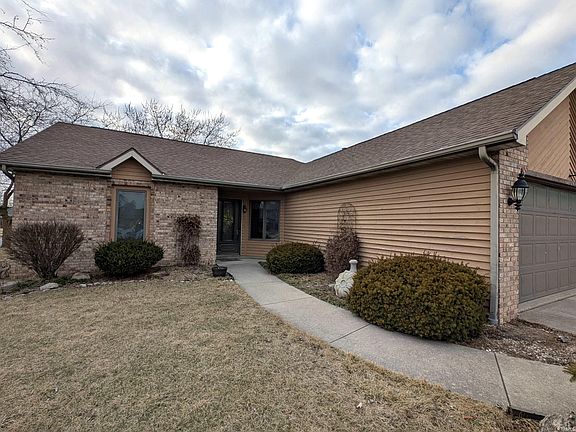 3rd image of 109 Greenbriar Dr