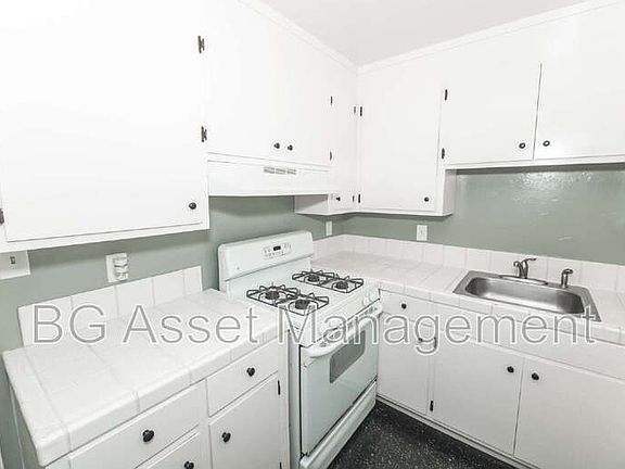 3rd image of 1610 Sanford Ave APT 2