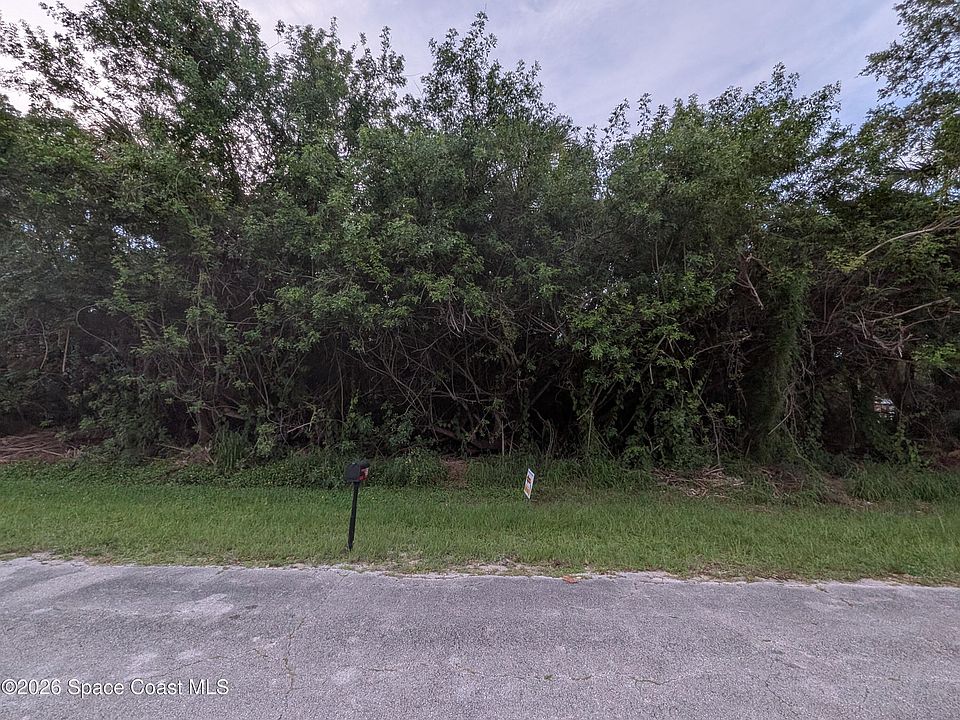 1st image of 157 Abeto Ter