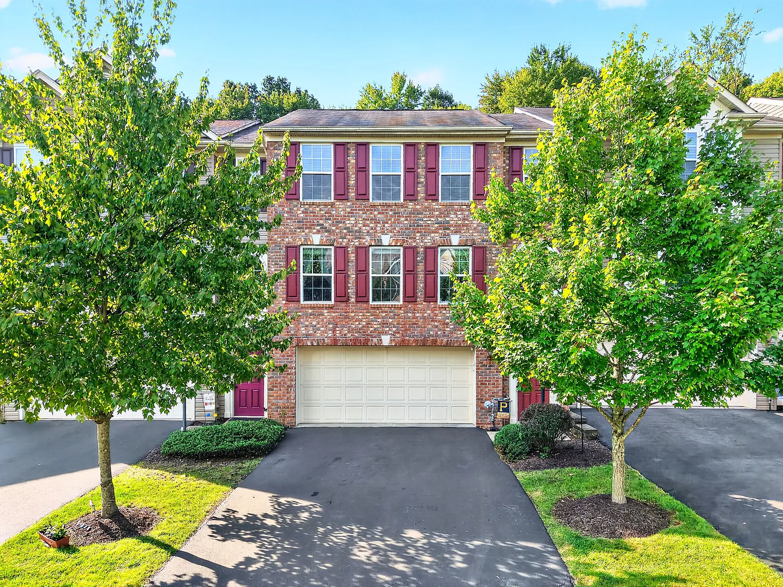 3 bed, 2.5 bath, 1670 sqft, $2,600 — Photo 1