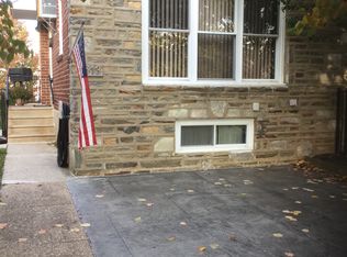 613 Glenn Valley Dr, Norristown, PA