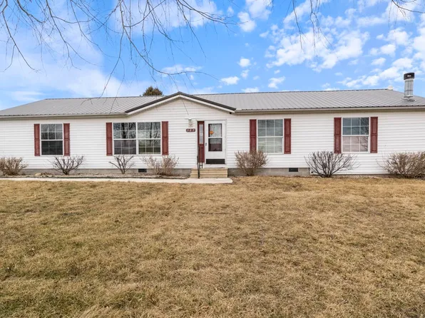 527 E High St, Etna Green, IN 46524