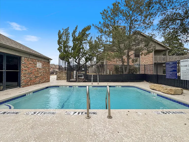 1041 Signal Ridge Pl — Photo 22