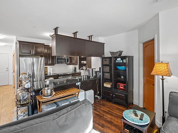5th image of 11887 Burnett St #301