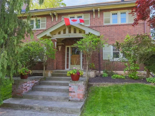 102 Main St E, Grimsby, ON L3M 1N8