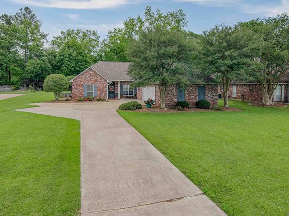 7455 Pecan Grove Dr, Denham Springs, LA 70726