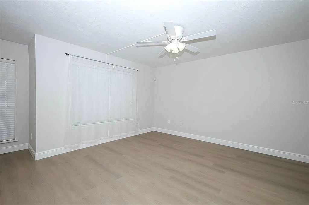 2 bed, 1.5 bath, 1164 sqft, $1,750 — Photo 3
