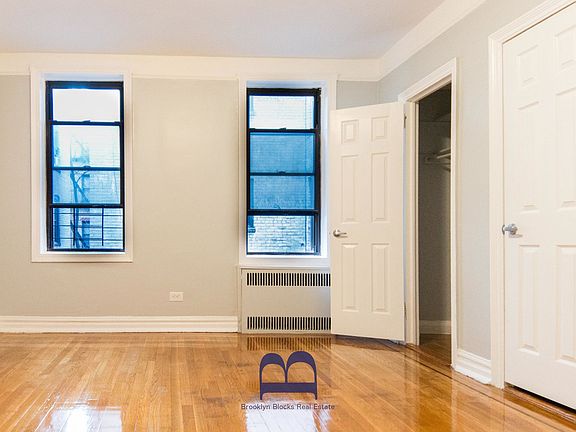 3rd image of 200 E 18th St APT 4H